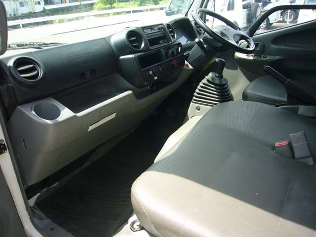 Hino Dutro 3