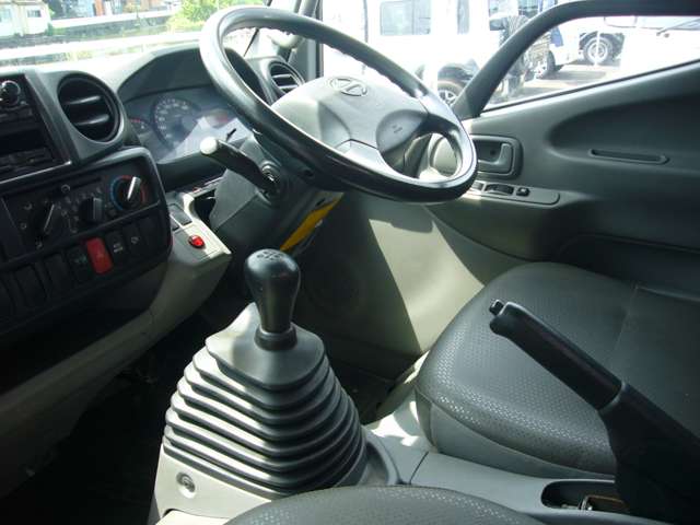 Hino Dutro 5