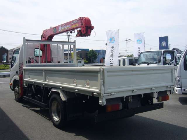 Hino Dutro 8