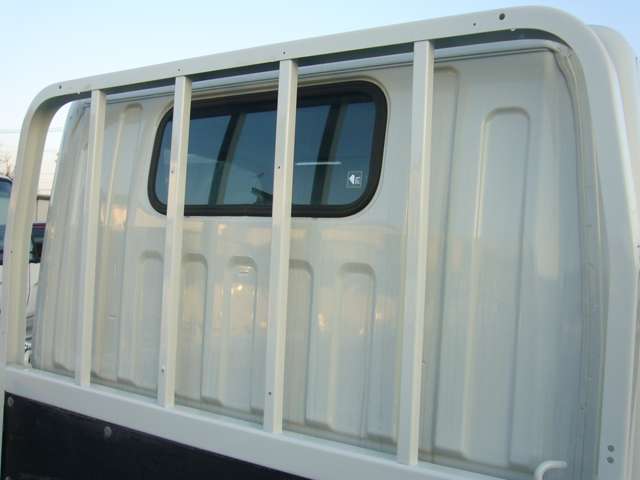 Mitsubishi Fuso Canter 9