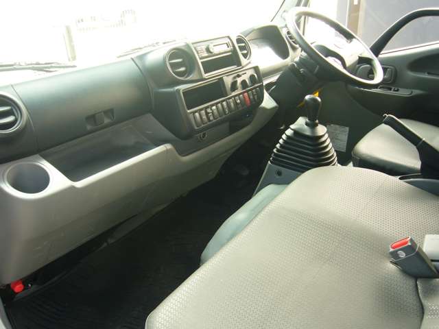 Hino Dutro 3