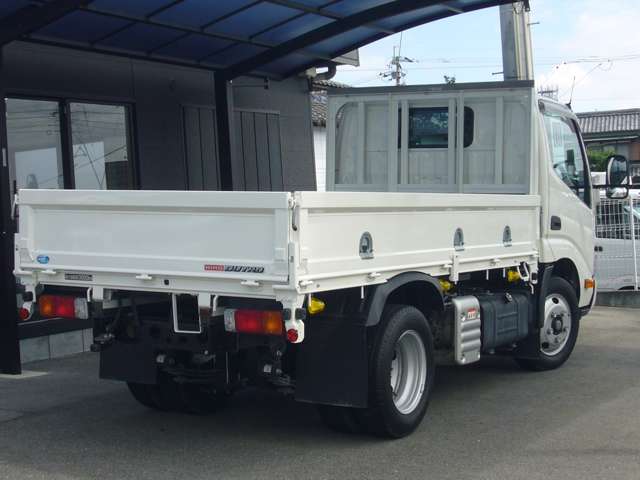 Hino Dutro 10