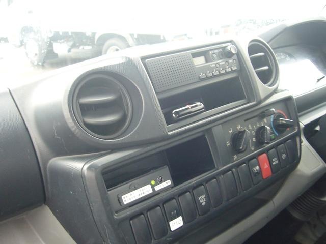 Hino Dutro 8
