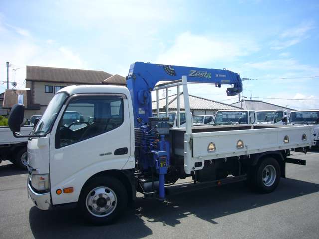 Hino Dutro 2