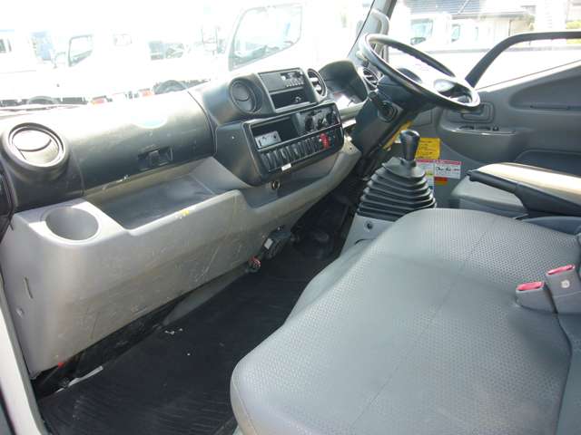 Hino Dutro 3