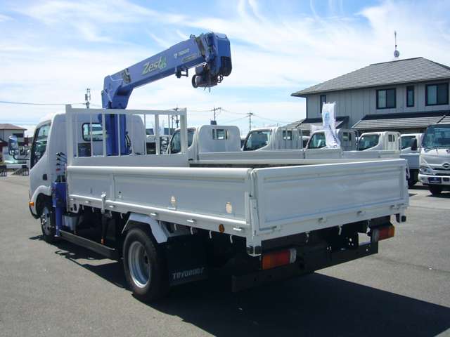 Hino Dutro 10