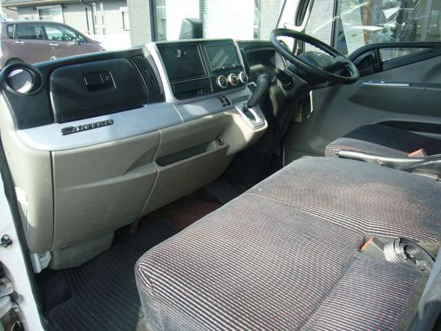 Mitsubishi Fuso Canter 2