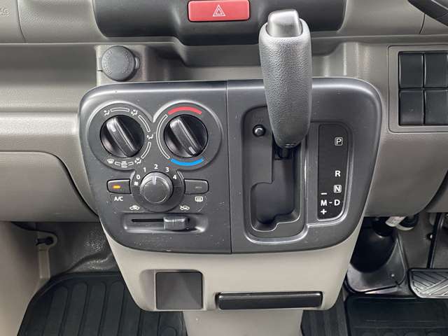 Nissan NV100 Clipper 9
