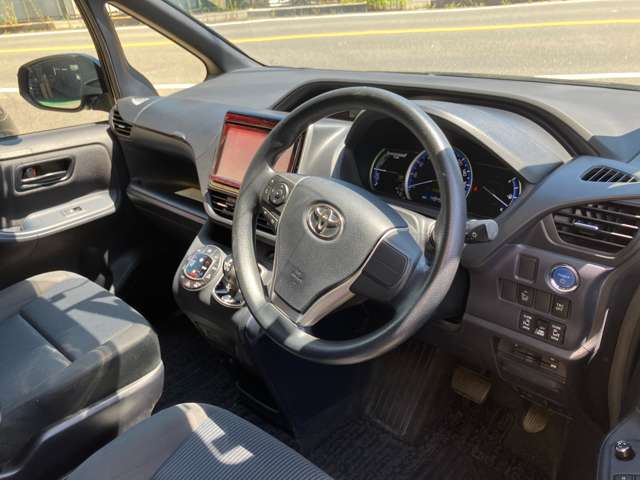 Toyota Noah 7