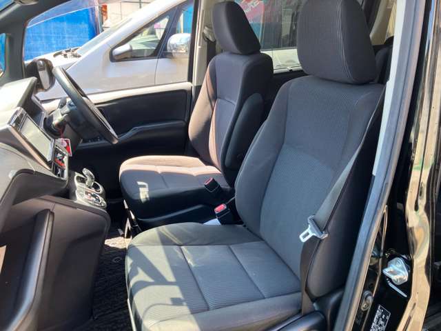Toyota Noah 10