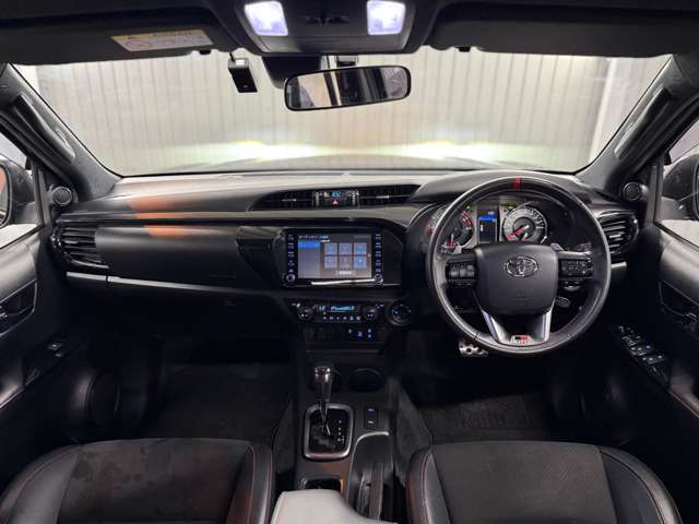 Toyota Hilux 2
