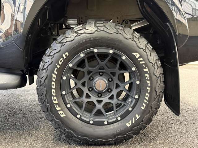 Toyota Hilux 9