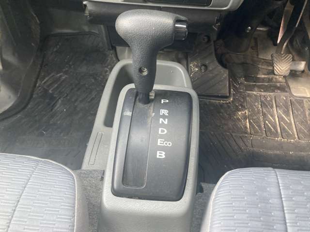 Mitsubishi Minicab MiEV 12