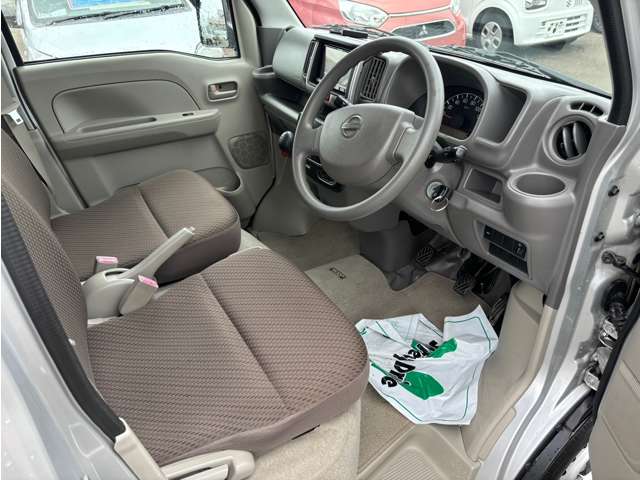Nissan NV100 Clipper 8