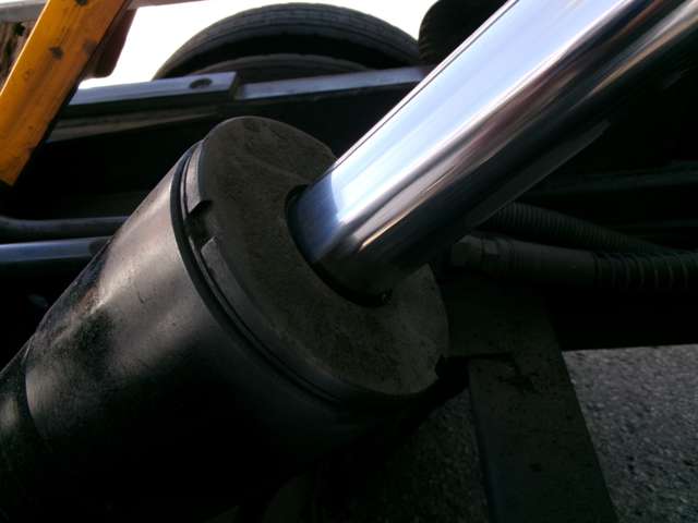 Isuzu Elf 12
