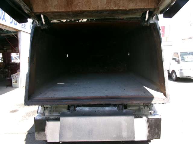 Isuzu Elf 3