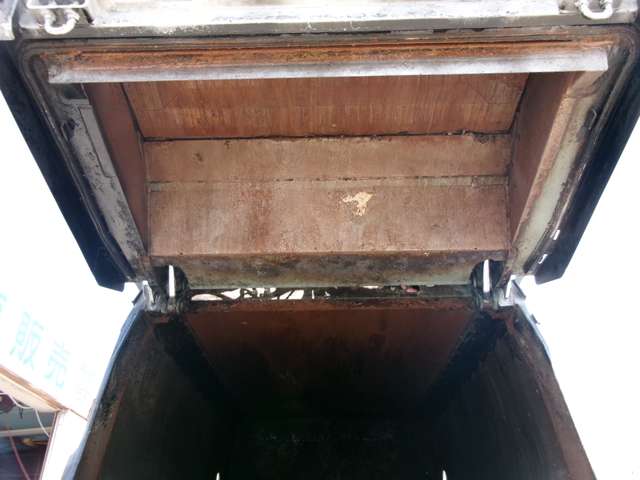 Isuzu Elf 4