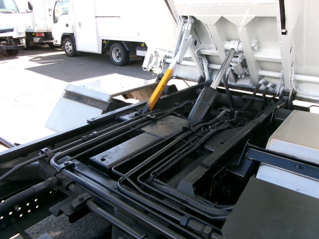Isuzu Elf 10