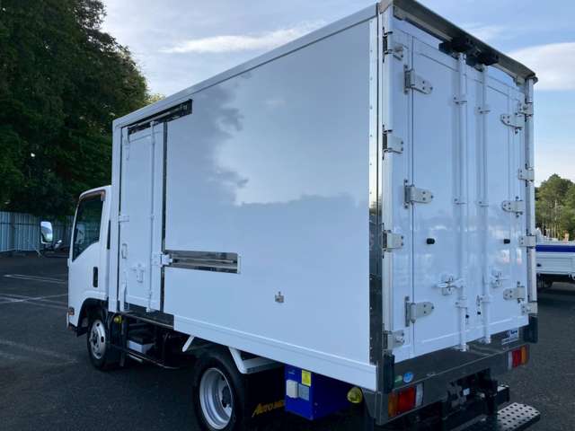 Isuzu Elf 11