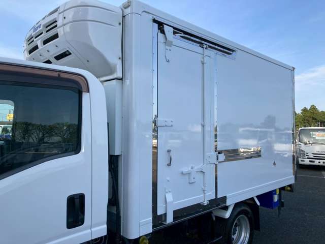 Isuzu Elf 12