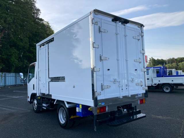 Isuzu Elf 7