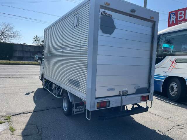 Isuzu Elf 4