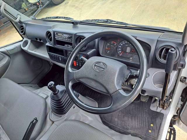 Hino Dutro 11