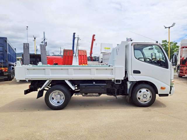 Hino Dutro 5