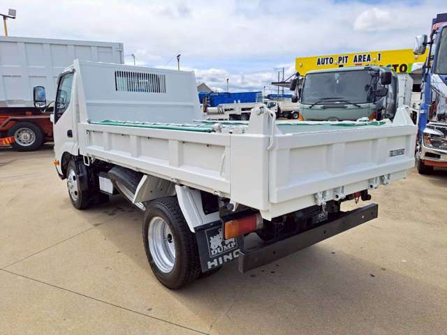 Hino Dutro 7