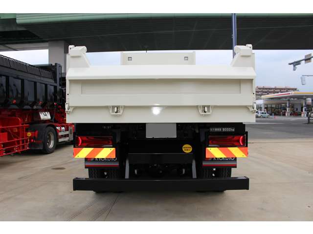 Mitsubishi Fuso Super Great 5