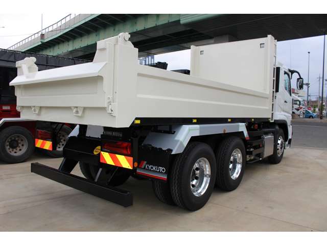 Mitsubishi Fuso Super Great 6