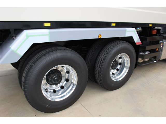 Mitsubishi Fuso Super Great 7