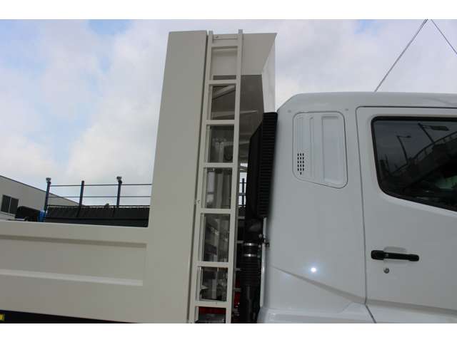 Mitsubishi Fuso Super Great 10
