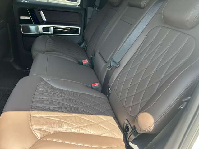 Mercedes-Benz G-Class 10