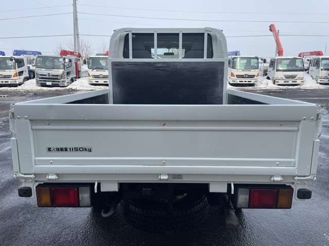Isuzu Elf 6