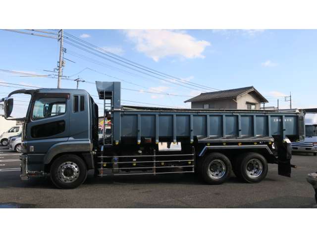 Mitsubishi Fuso Super Great 5