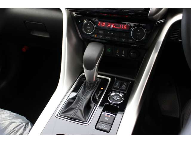 Mitsubishi Eclipse Cross 11