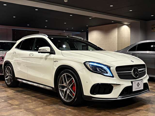 Mercedes-Benz GLA-Class 4