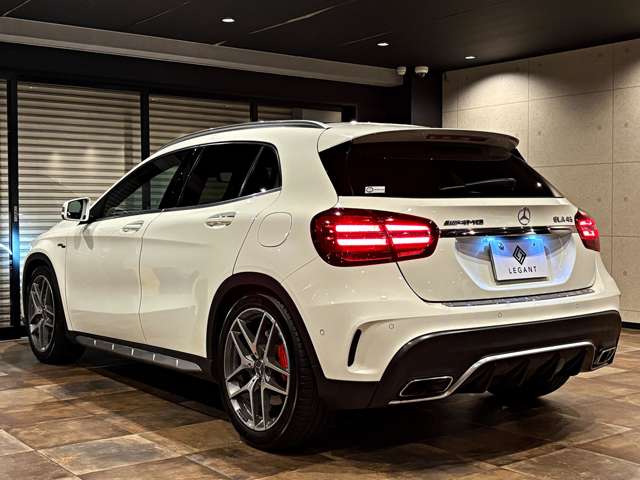Mercedes-Benz GLA-Class 6