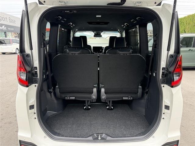 Toyota Noah 12
