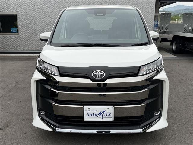 Toyota Noah 6