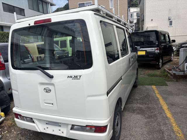 Daihatsu Hijet Cargo 4