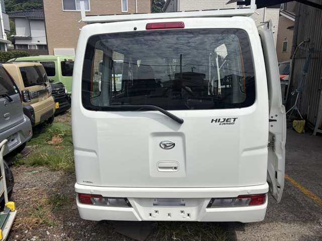 Daihatsu Hijet Cargo 5