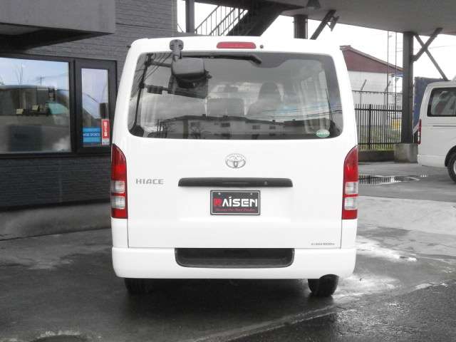 Toyota Hiace Van 6