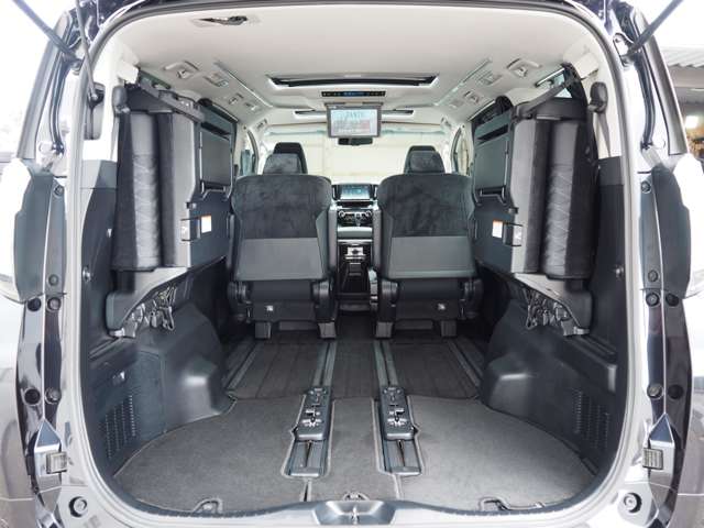 Toyota Vellfire 12