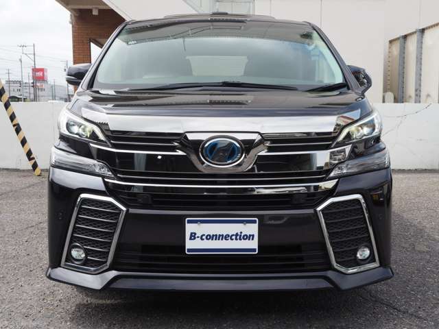 Toyota Vellfire 4