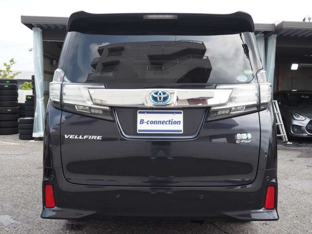 Toyota Vellfire 5