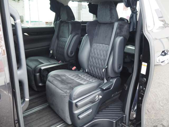 Toyota Vellfire 10