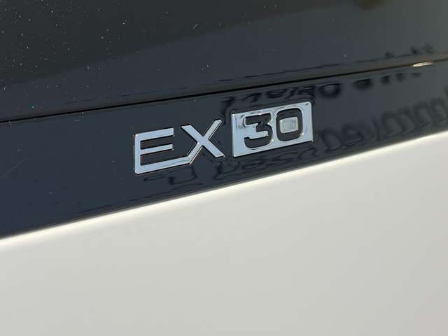 Volvo EX30 11