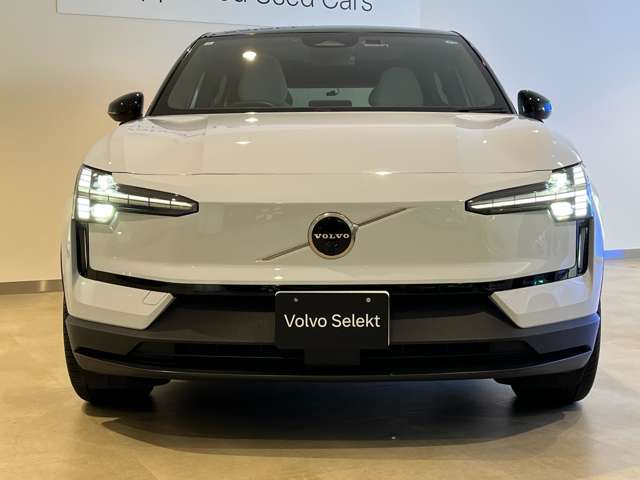 Volvo EX30 5
